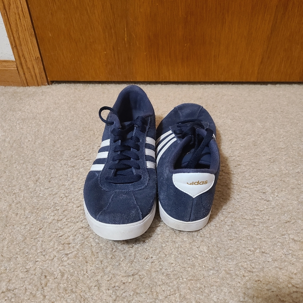 Adidas Fashionable Tennis Shoea